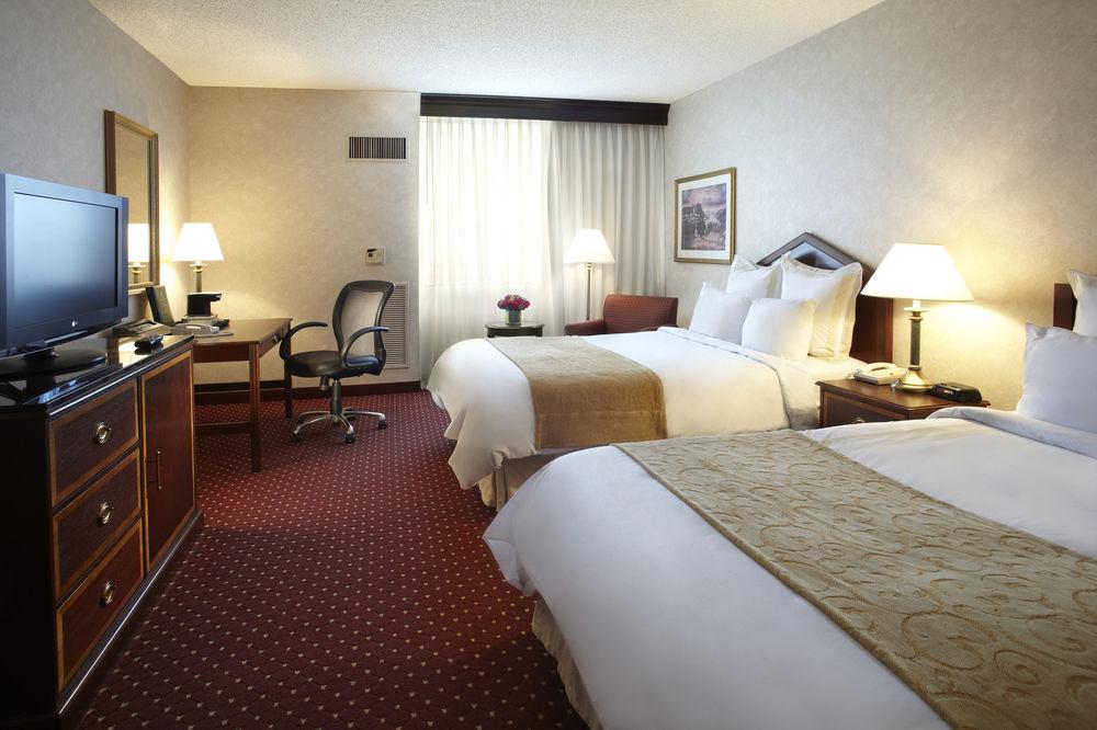 Marriott Hartford/Windsor Airport Hotel Exterior photo