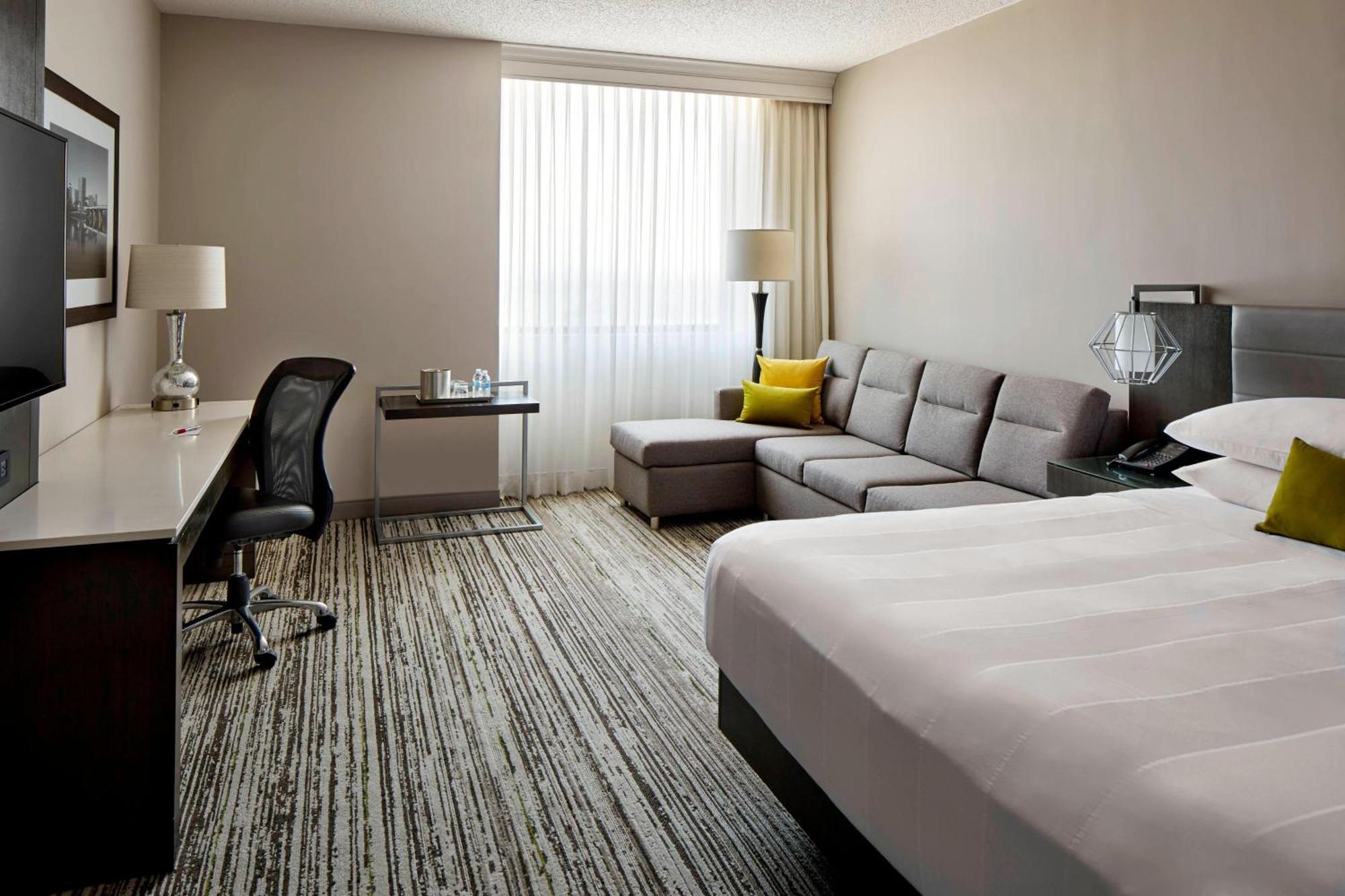 Marriott Hartford/Windsor Airport Hotel Exterior photo