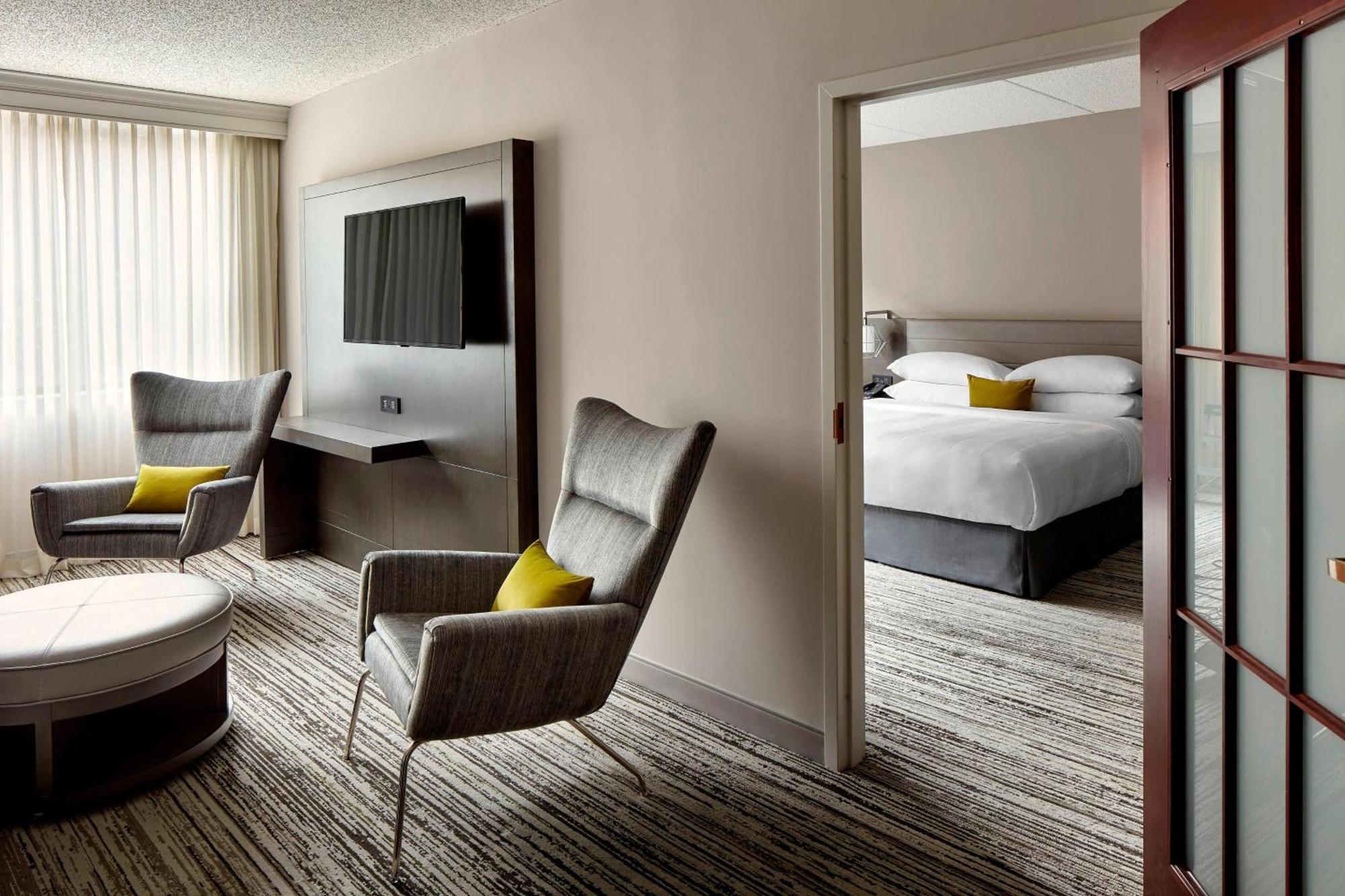 Marriott Hartford/Windsor Airport Hotel Exterior photo