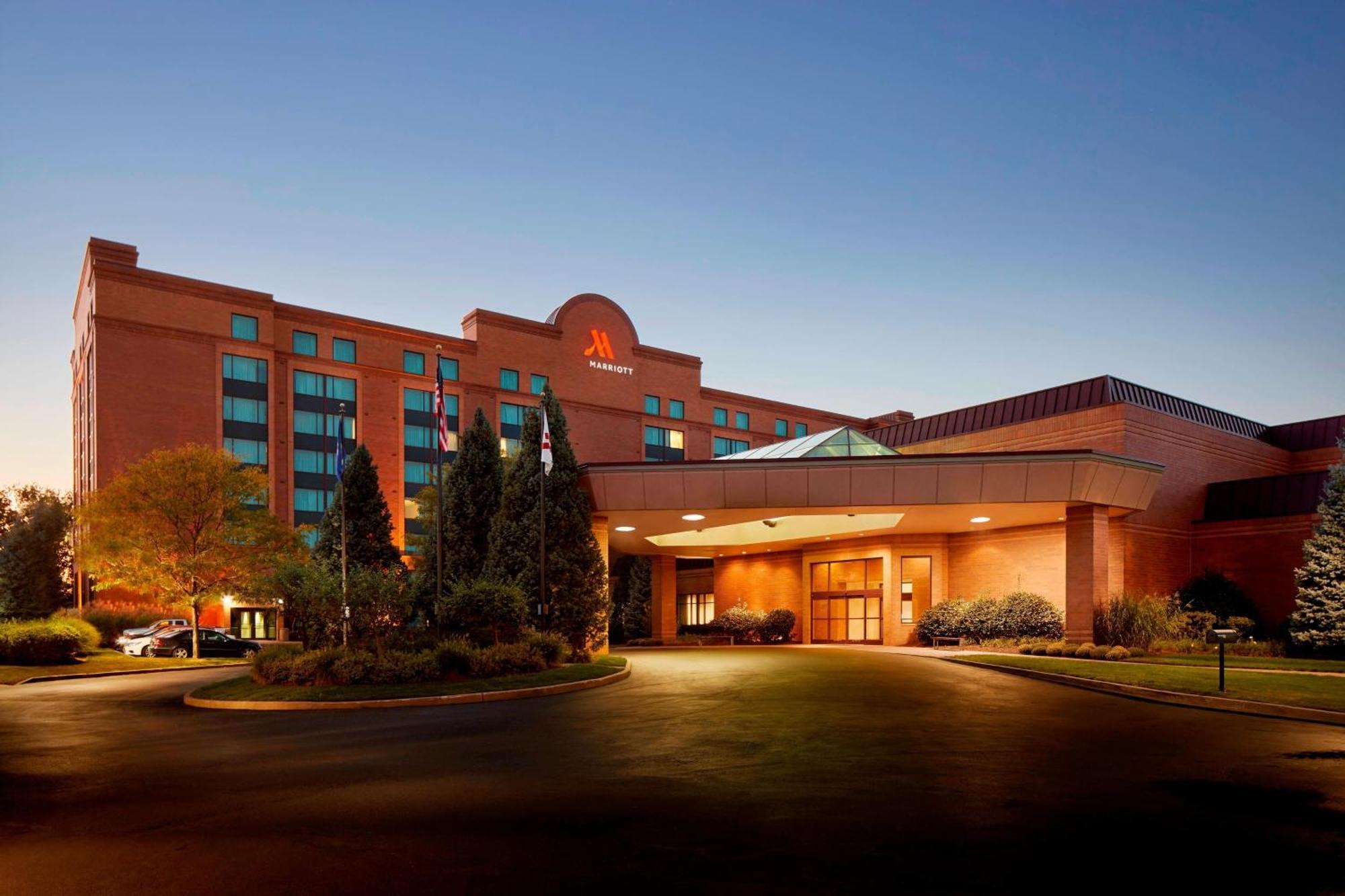 Marriott Hartford/Windsor Airport Hotel Exterior photo