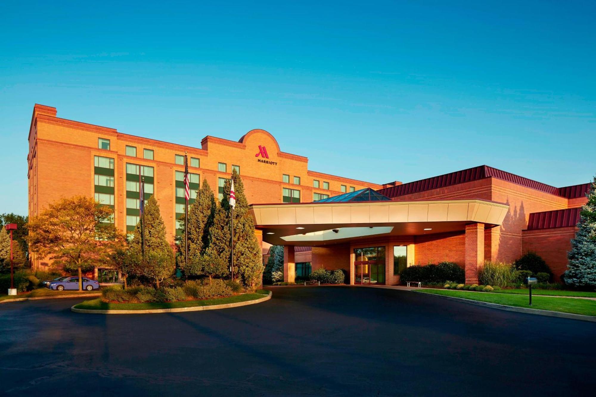 Marriott Hartford/Windsor Airport Hotel Exterior photo